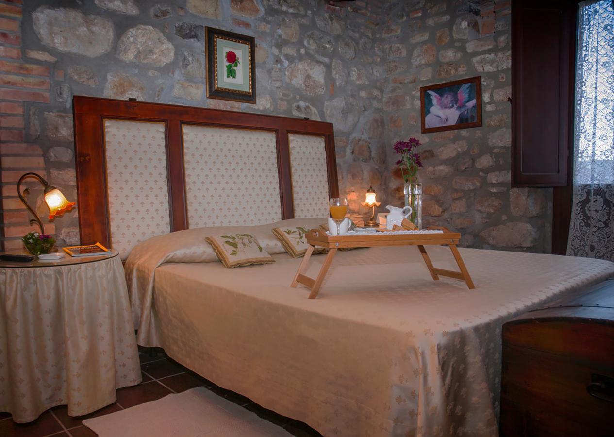Il Poggiolo Di Parrano Guest House ภายนอก รูปภาพ
