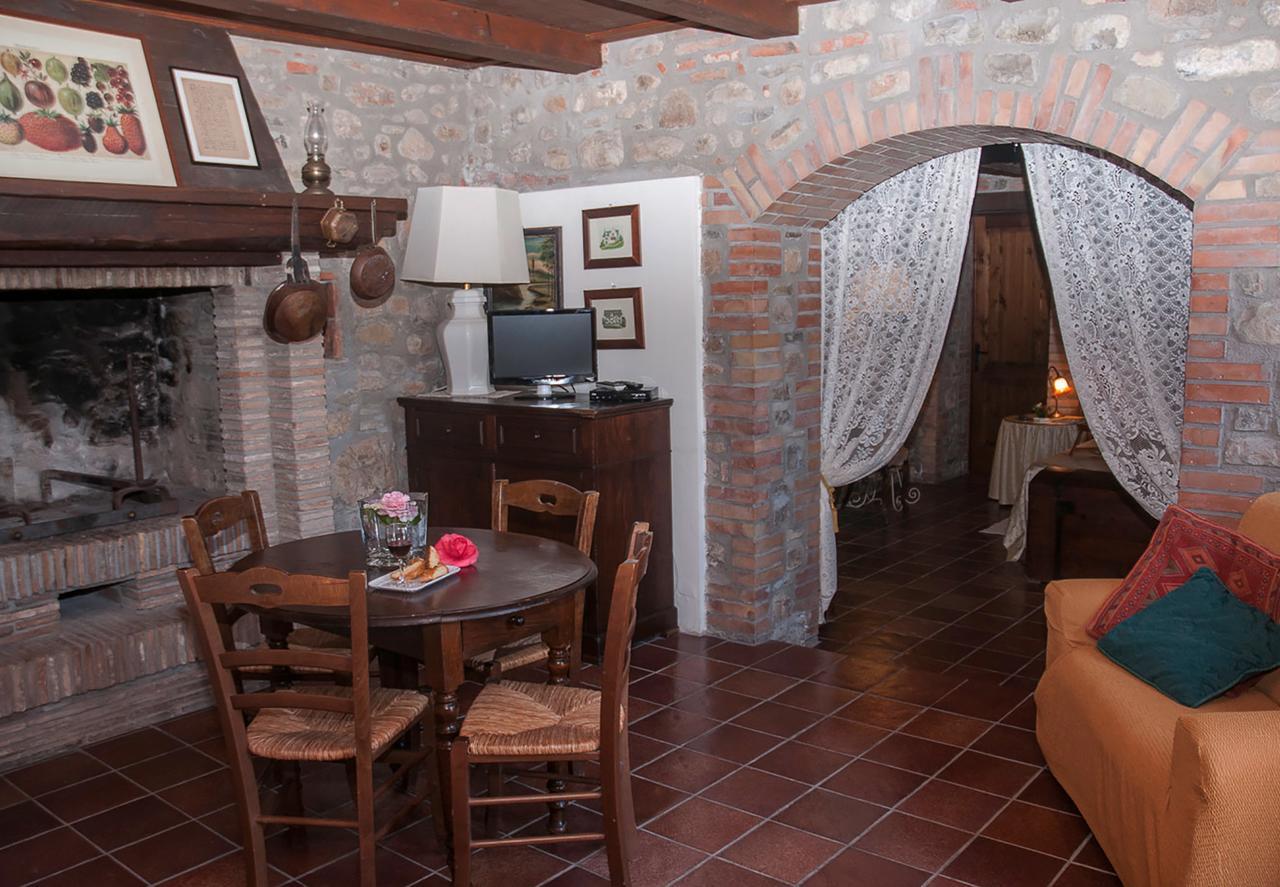Il Poggiolo Di Parrano Guest House ภายนอก รูปภาพ